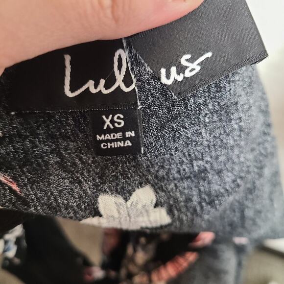 Lulu's Midnight Flower Black Floral Print Wrap Dress Size XS - Picture 4 of 12